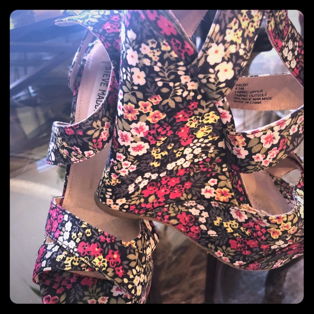 Tinsy floral buds and lacy leafs FUN FUN FUN